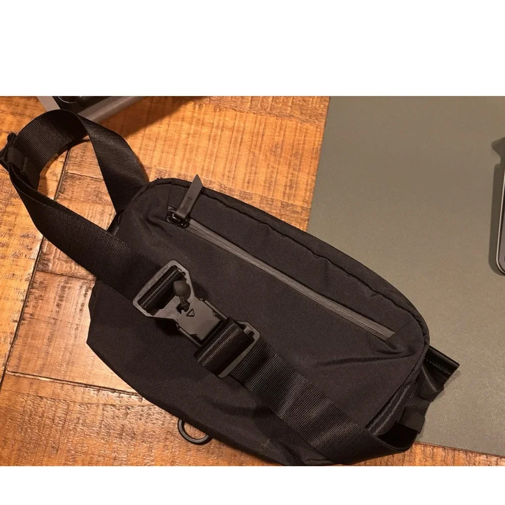 NWOT Alpaka Go Sling Mini V1 Travel Bag Black Axoflux 600D